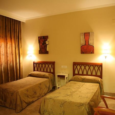 Hotel Torre Del Oro La Rinconada Extérieur photo