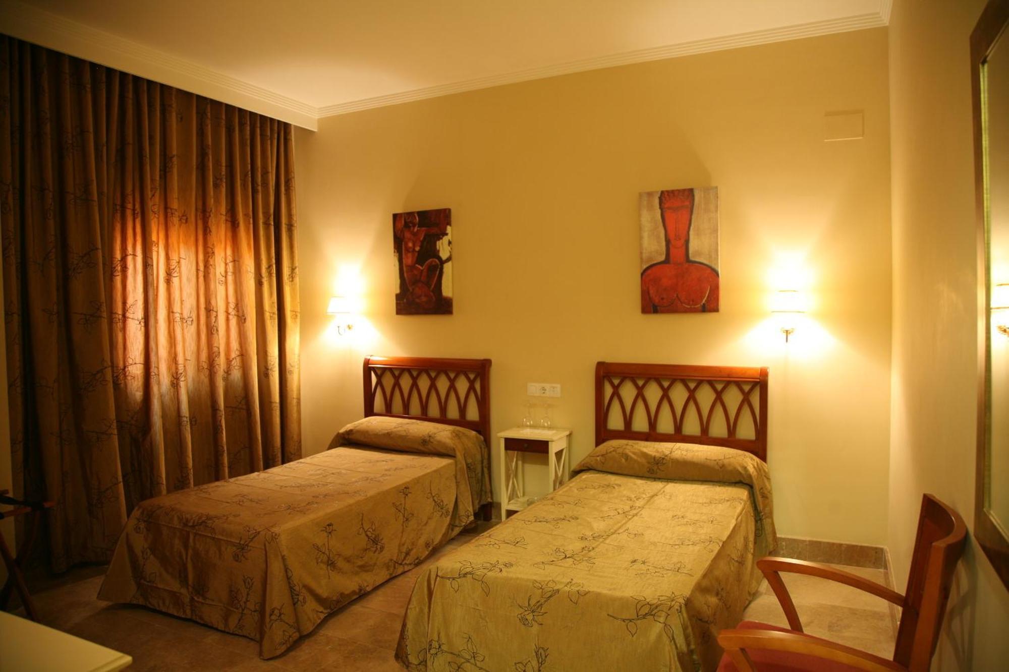Hotel Torre Del Oro La Rinconada Extérieur photo