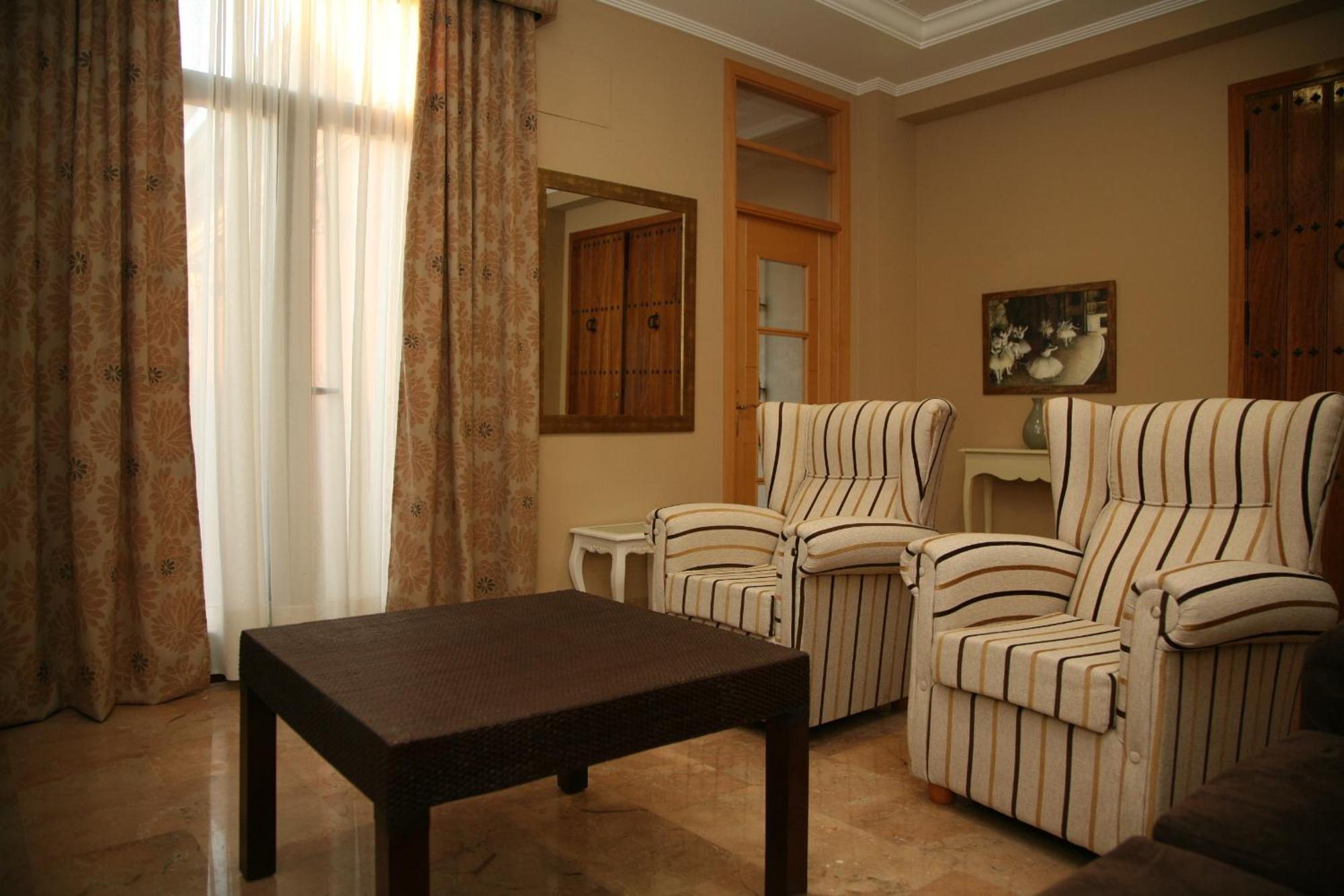 Hotel Torre Del Oro La Rinconada Extérieur photo