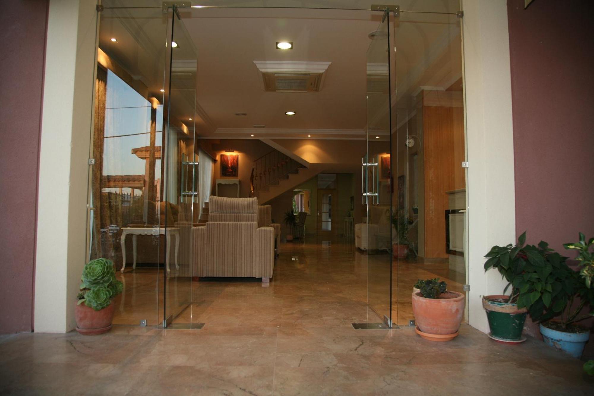 Hotel Torre Del Oro La Rinconada Extérieur photo