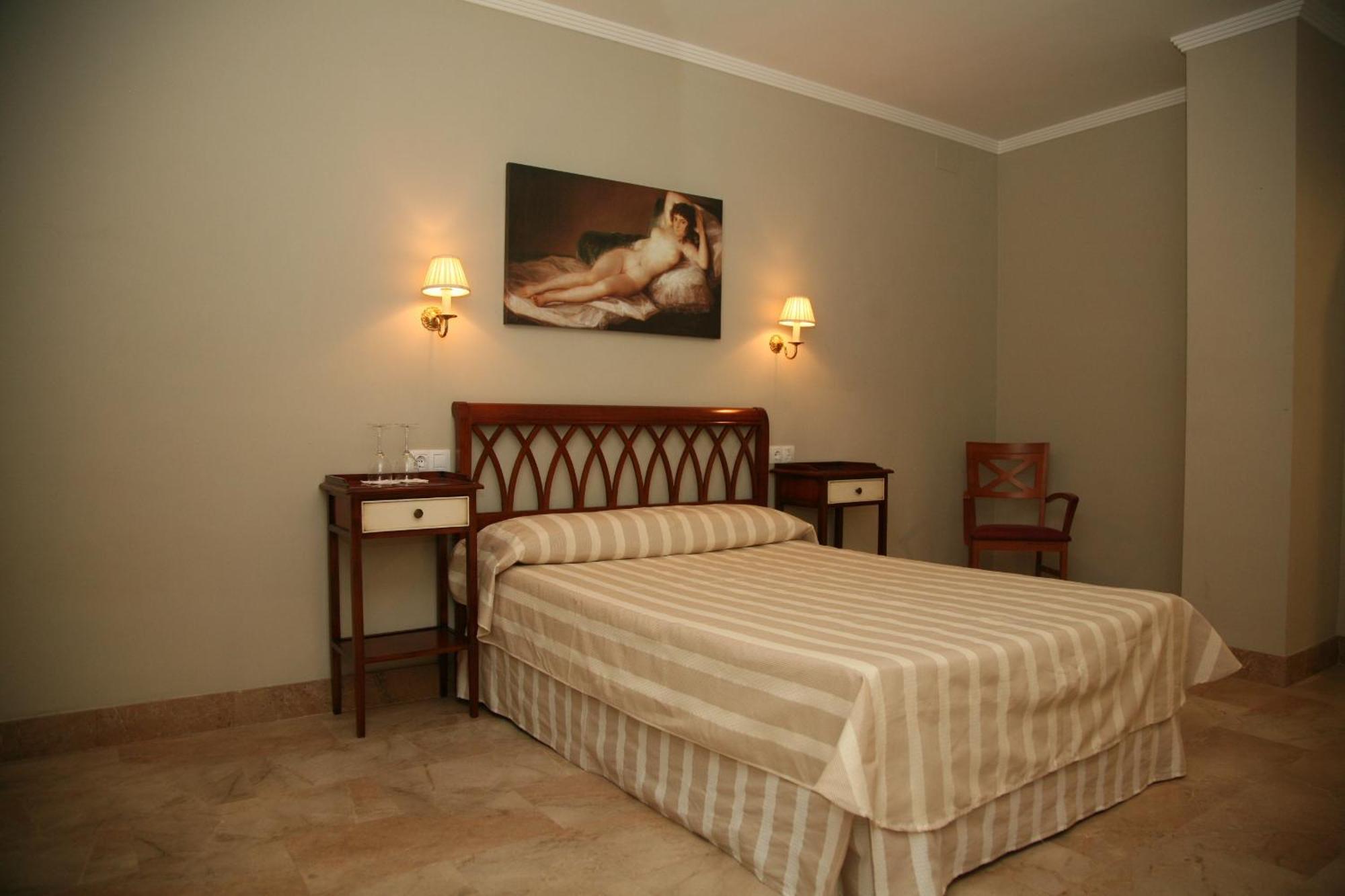 Hotel Torre Del Oro La Rinconada Extérieur photo