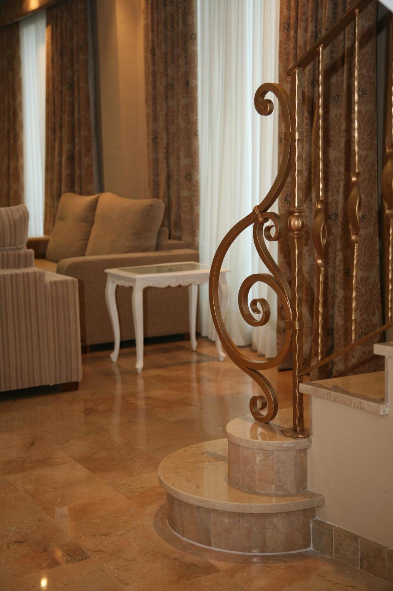 Hotel Torre Del Oro La Rinconada Extérieur photo